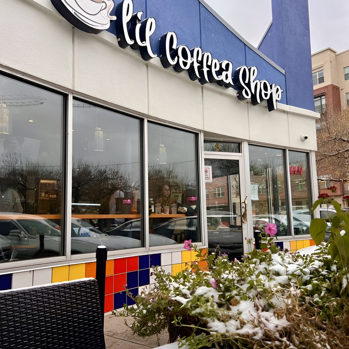 Welcome to lil Coffea Shop - 6th Ave